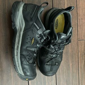 Keen steel toe work shoes